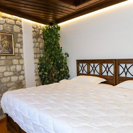 Villa Oda Tomori Berat Luaran gambar