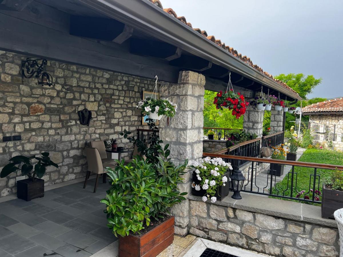 Villa Oda Tomori Berat Luaran gambar