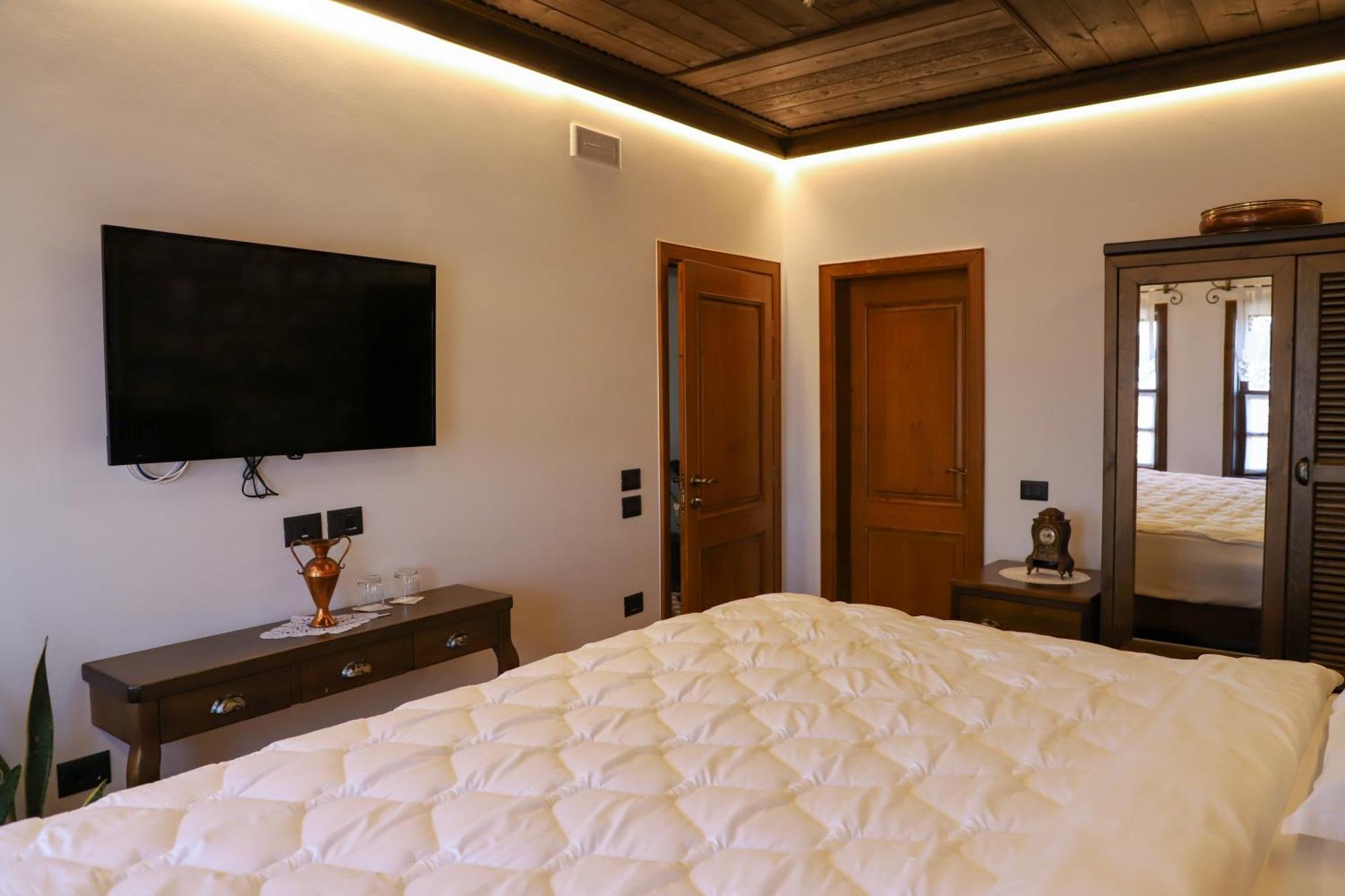 Villa Oda Tomori Berat Luaran gambar